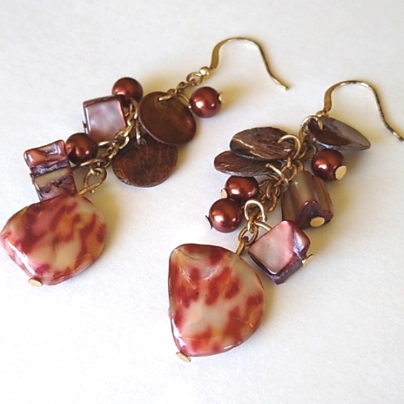 🔴2/$12🔴Macy's Shell & Bead Earrings - Picture 4 of 4